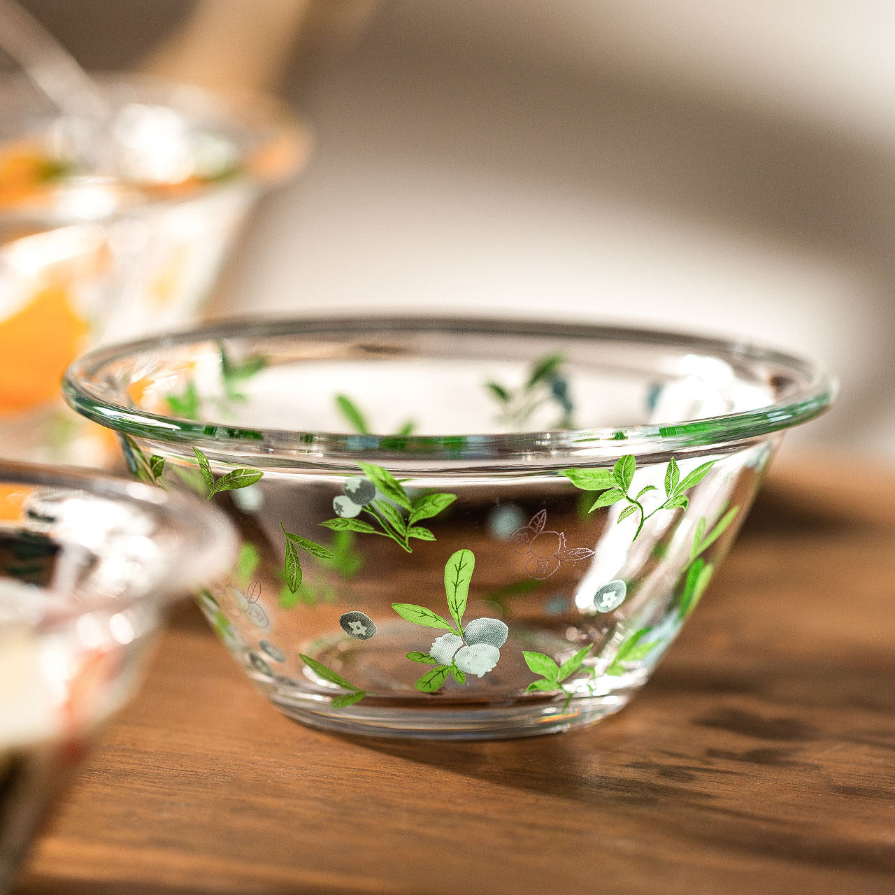 Elegant Glass Bowl for Serving Salads and Fresh Fruits